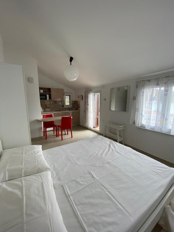 Apartmani Marko Baška Eksteriør bilde